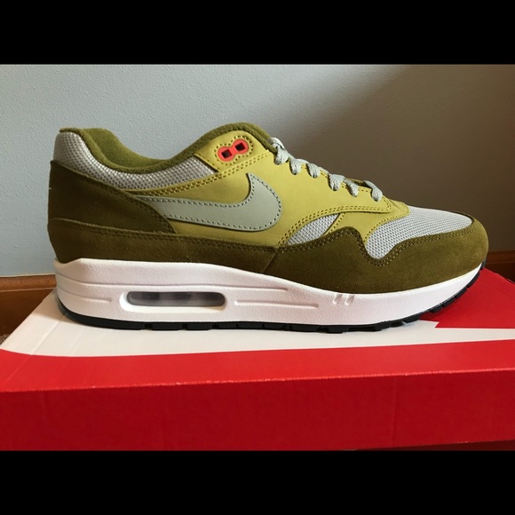 air max 1 curry pack olive